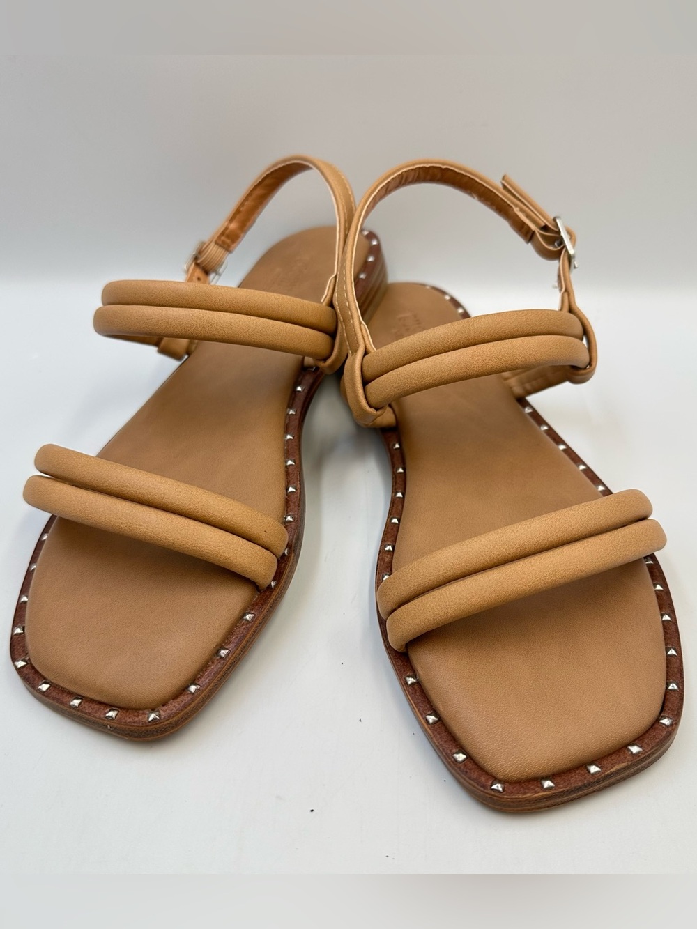 Cushionaire Virgo Strappy Sandal Tan Studded Memory Foam Flat Womens 6M